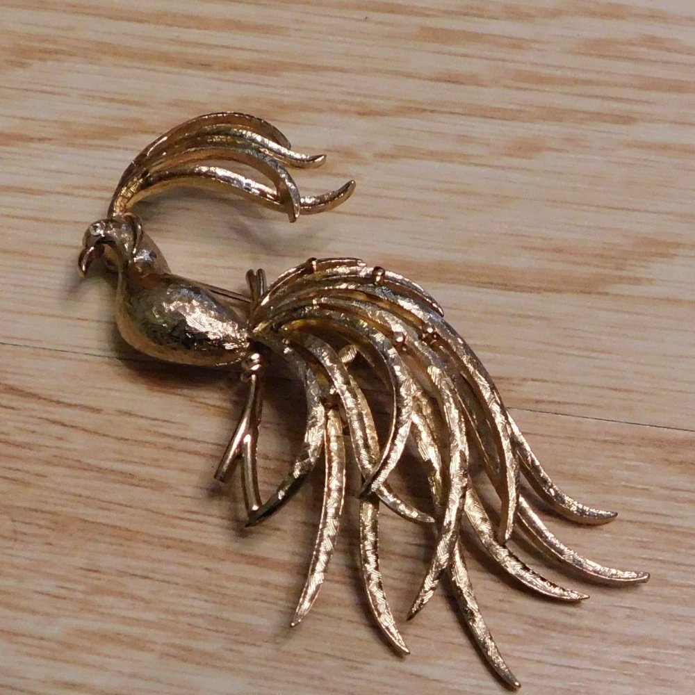 vintage avon gold tone bird pin brooch